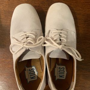 Boys Florsheim White Bucks (Size 4)